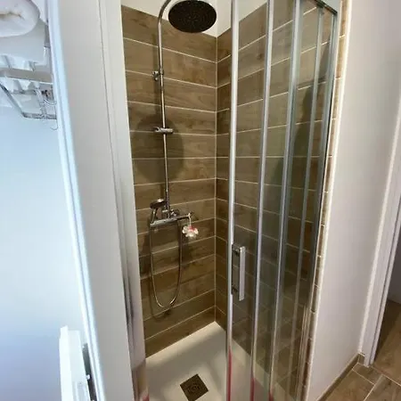 Lumineux De 35m2 Au Coeur De * Solesmes (Sarthe)