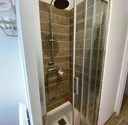 Lumineux De 35m2 Au Coeur De * Solesmes (Sarthe)